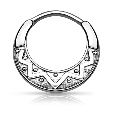 Septum piercing azték mintával