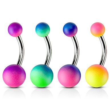 Köldök piercing gumibevonatú golyókkal