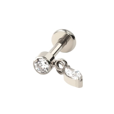 Titán labret marquise lógóval