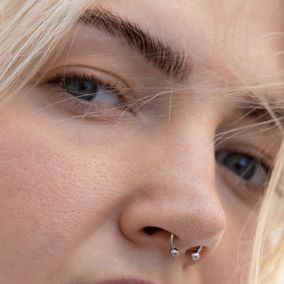 Patkó piercing golyó végekkel