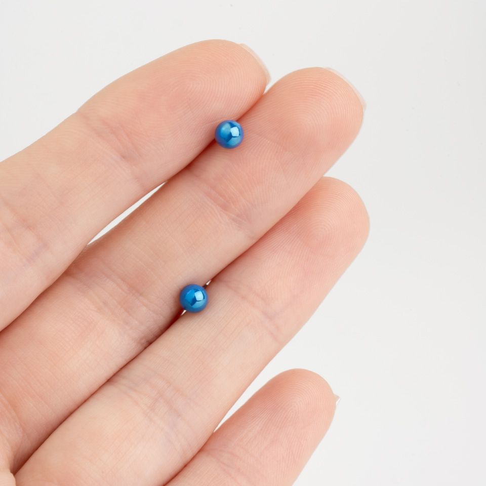 Labret metálfényes golyóval