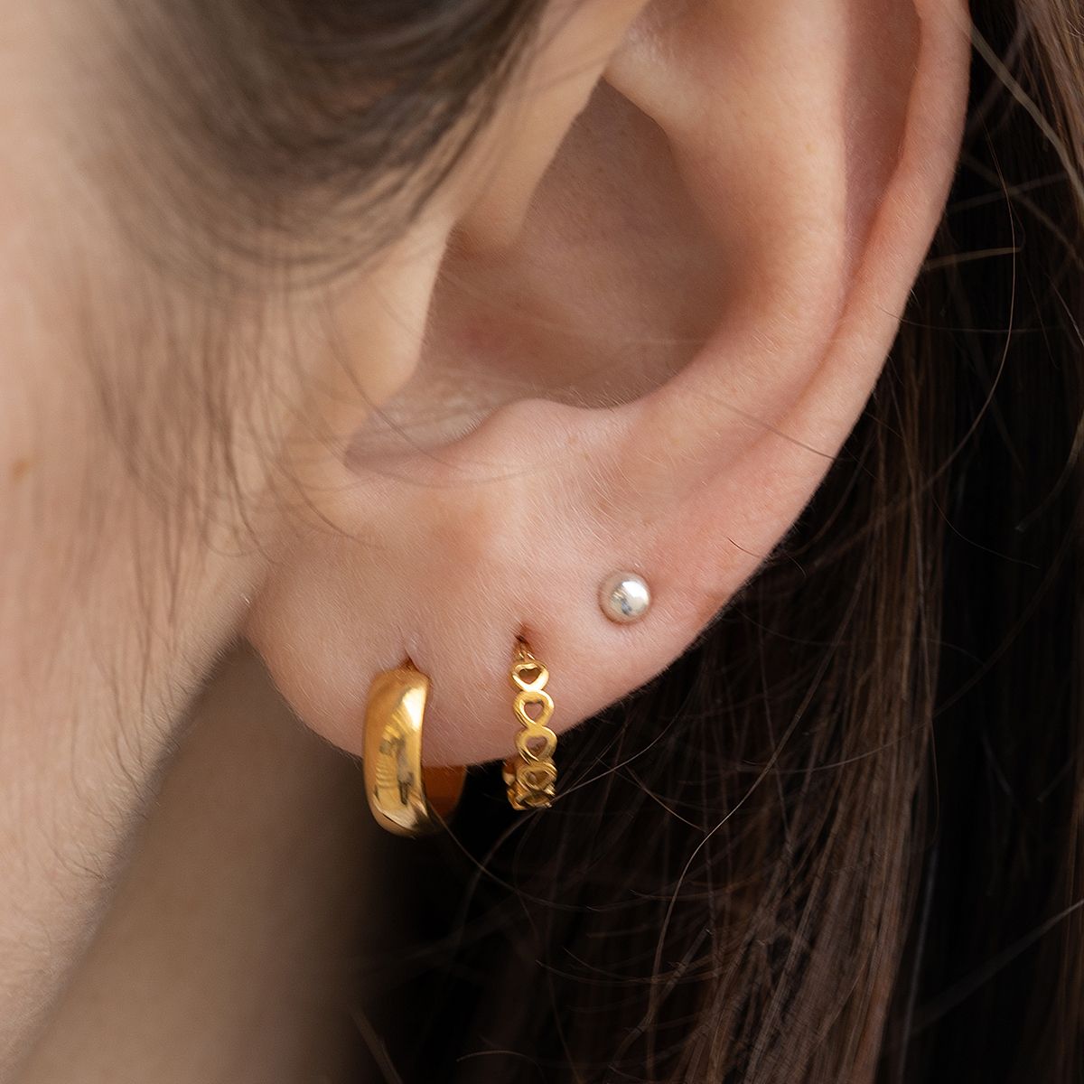 Labret gyöngyház hatású akril golyóval, különféle színekben