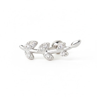 Fülpiercing csillogó köves levelekkel díszítve