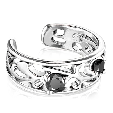 Fülgyűrű filigrán mintával és fekete kövekkel díszítve