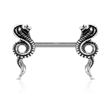 Mellpiercing kobrás díszekkel