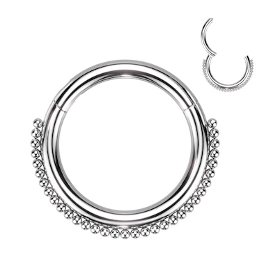 Kapcsos karika gyöngydíszítéssel