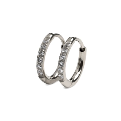 Egy pár orvosi acél huggie karika kövekkel