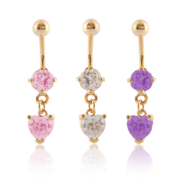 Aranyozott köldök peircing, kővel és szívalakú medállal díszítve