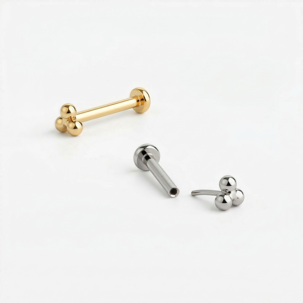 Titán push-in labret háromszöget formáló bogyókkal