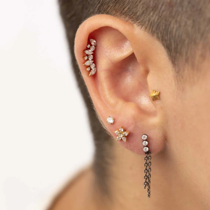 Labret kövekkel kirakott csillaggal, belső menettel
