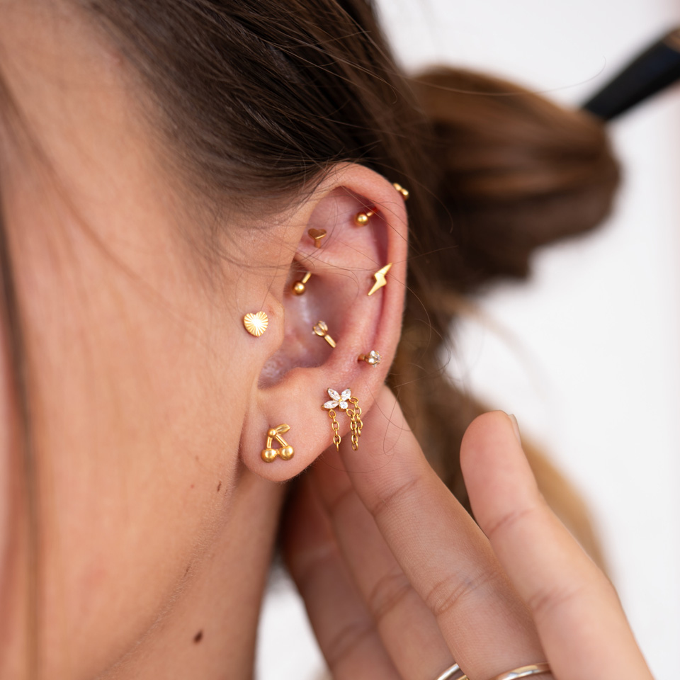 Cseresznyés titán labret lapos hátoldallal