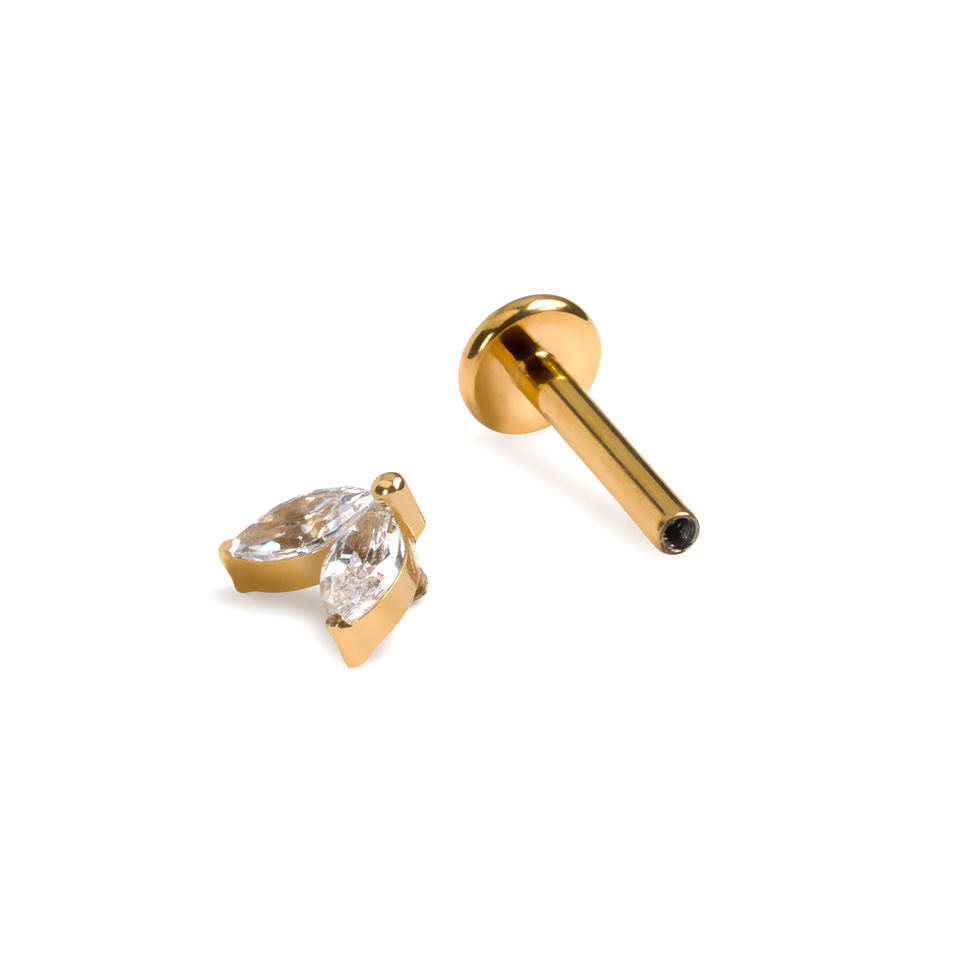 Titán labret két kővel