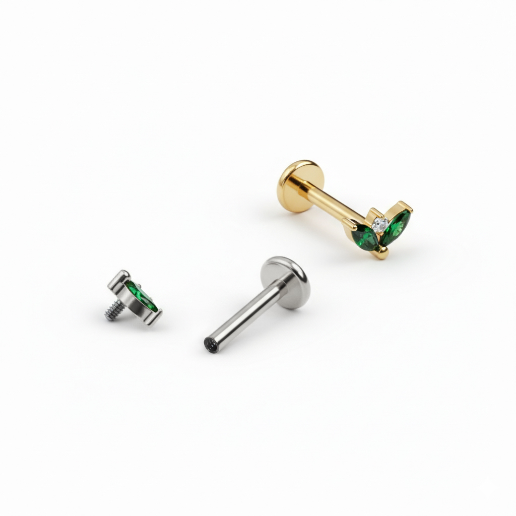 Titán labret smaragdzöld kövekkel