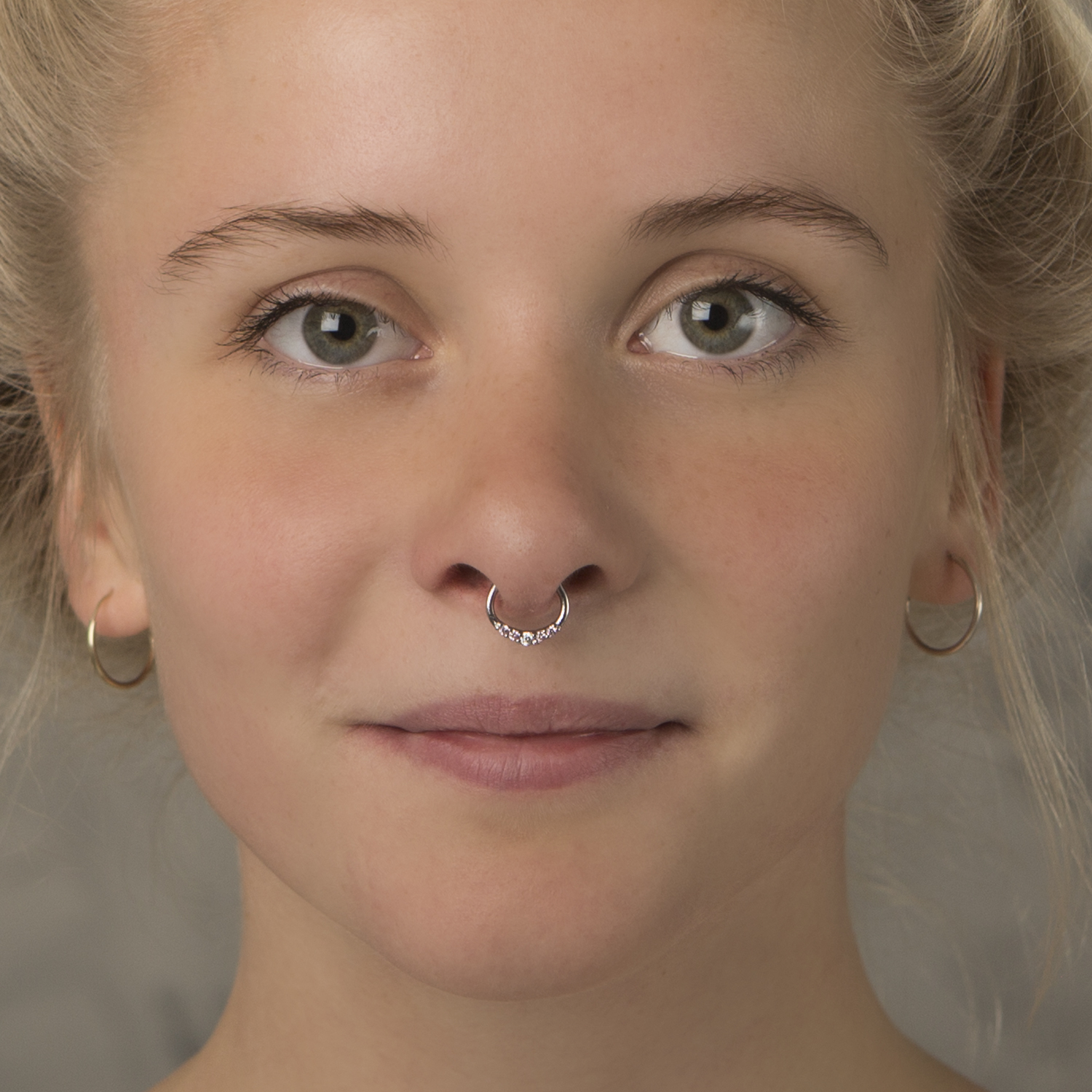 Septum piercing öt darab kővel