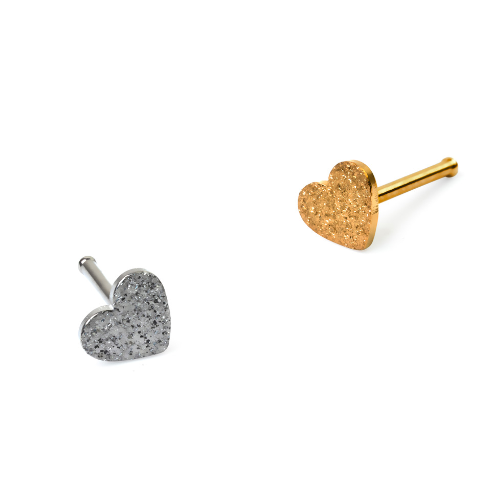 Orrszegecs gyémánt hatású szívvel