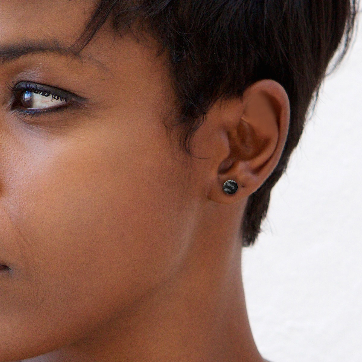 Plug, hópehely obszidiánból