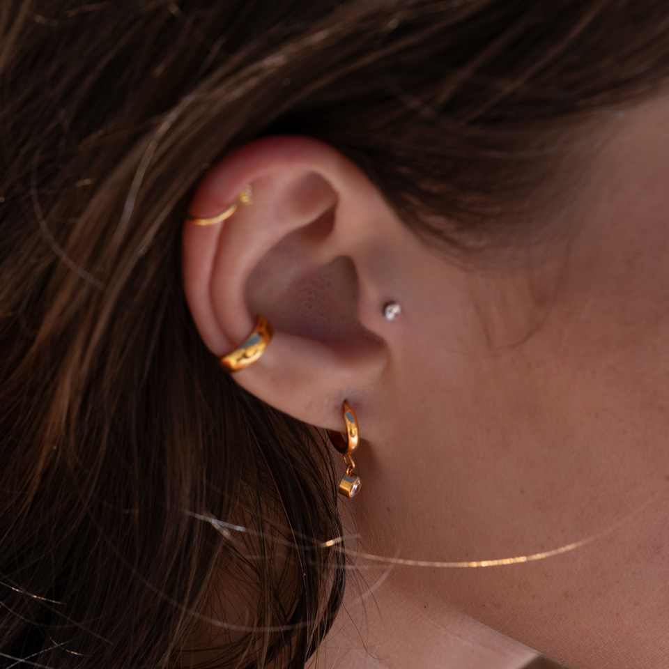 Titán karika csepp medállal