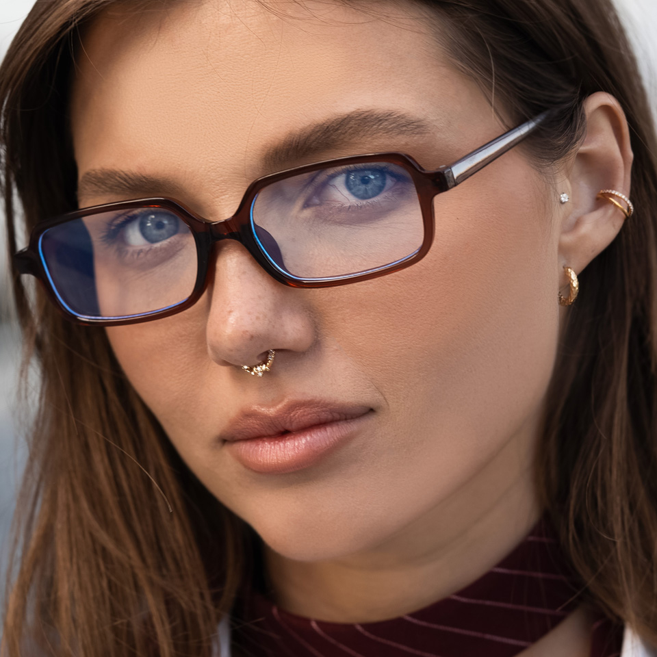 Előre néző karika pillangókkal