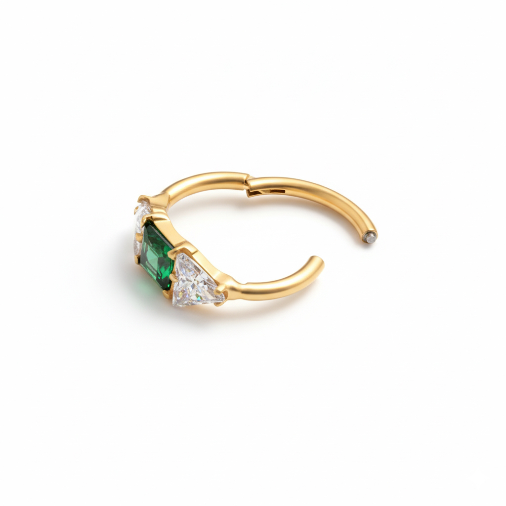 Titán karika középen zöld kővel