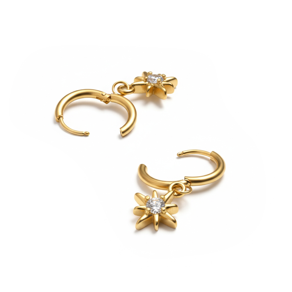 Egy pár huggie karika napsugaras medállal