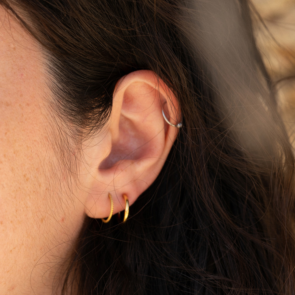 Karika, rögzített golyóval