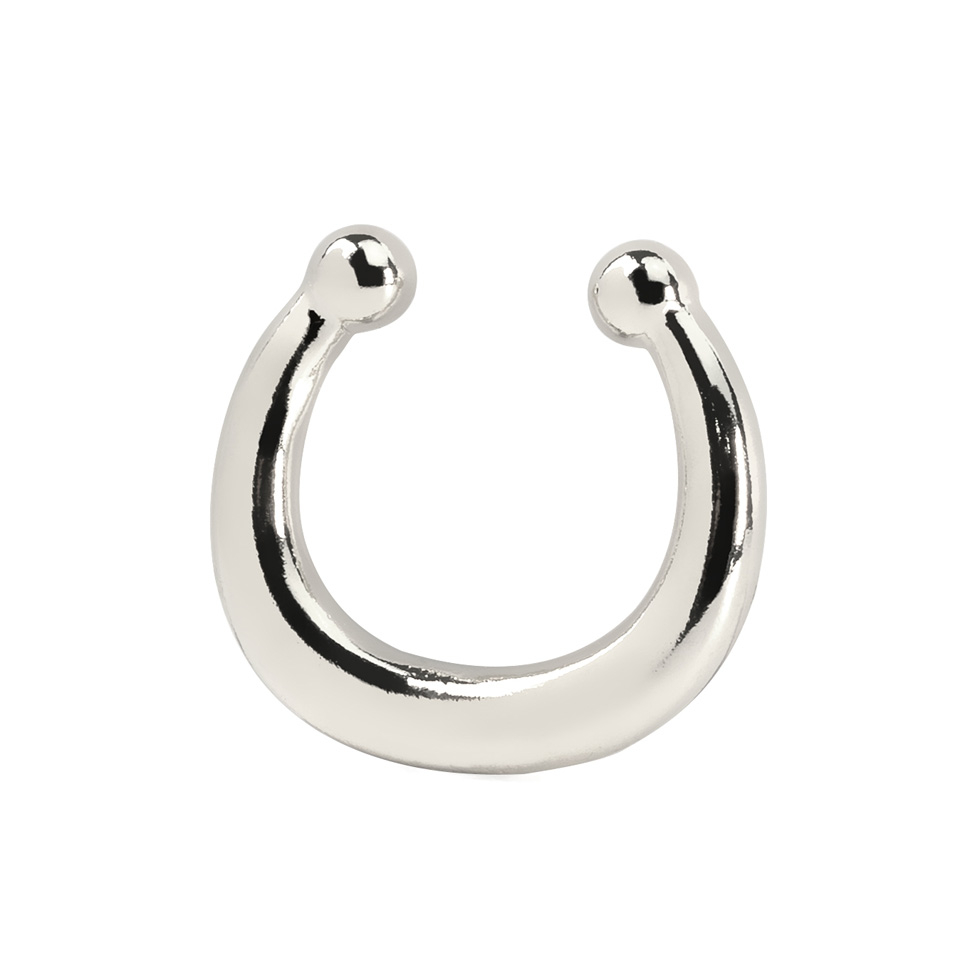 Fake septum piercing egyszerű dizájnban